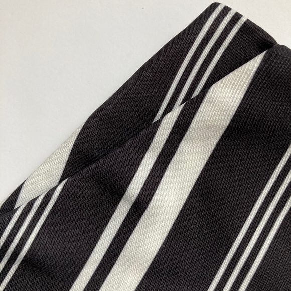 NWT women’s skirt size small - Picture 3 of 6